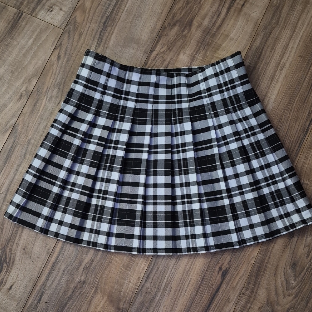 No Boundaries Black and White Plaid Pleated Mini Skirt